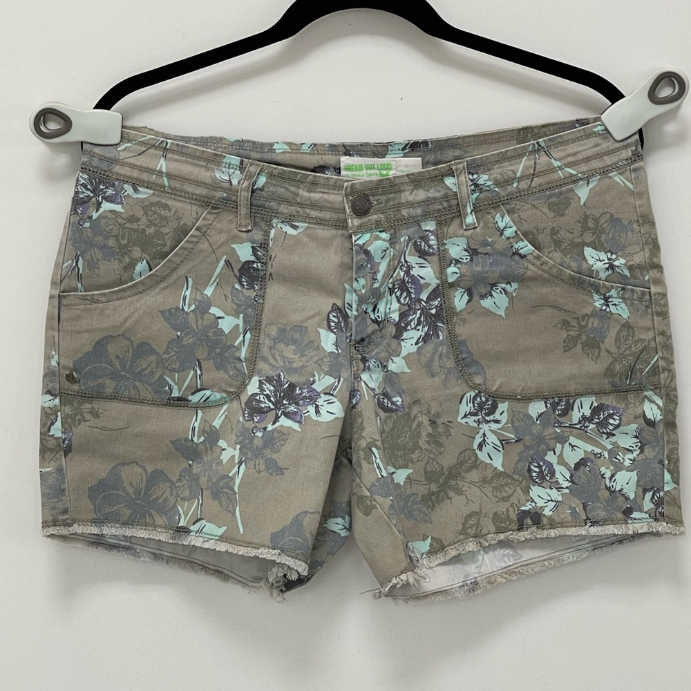 Dream, outlaw woman’s Jean shorts